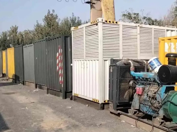 梁园200KW柴油发电机机组每小时油耗是多少？